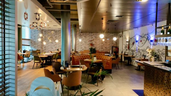 Lelystad – Restaurant Uno Fusion, centraal gelegen locatie in het winkelcentrum van Lelystad