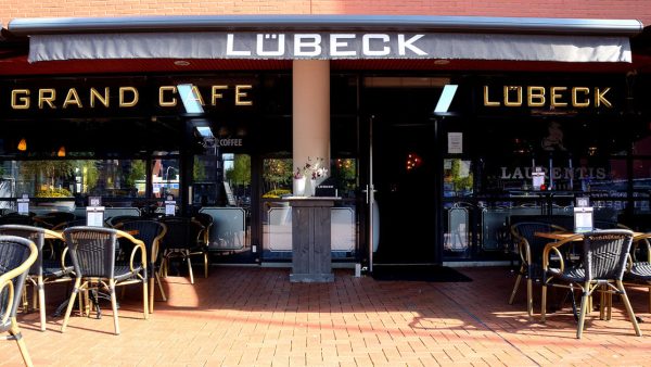 Zwolle – Grand Café Lubeck, gelegen op A locatie aan het Lubeckplein VERKOCHT!