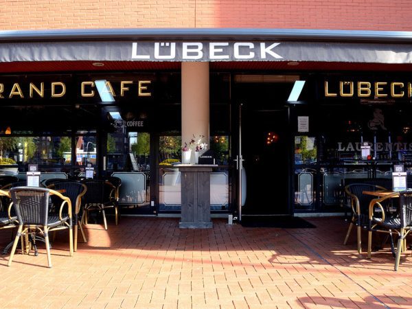 Zwolle – Grand Café Lubeck, gelegen op A locatie aan het Lubeckplein VERKOCHT!