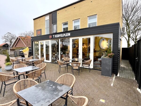 Westerhaar-Vriezenveensewijk,  Foodmaster ‘t Kervelplein, fonkelnieuwe cafetaria met ruime woning! VERKOCHT!