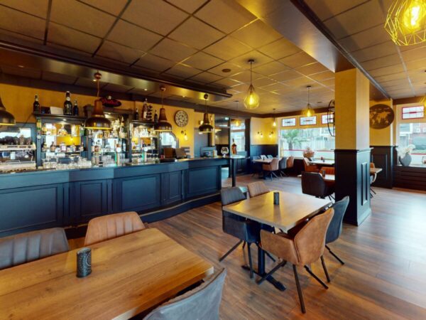 Enschede – Steakhouse Royal Argentina, gelegen aan de drukke weg richting Oldenzaal